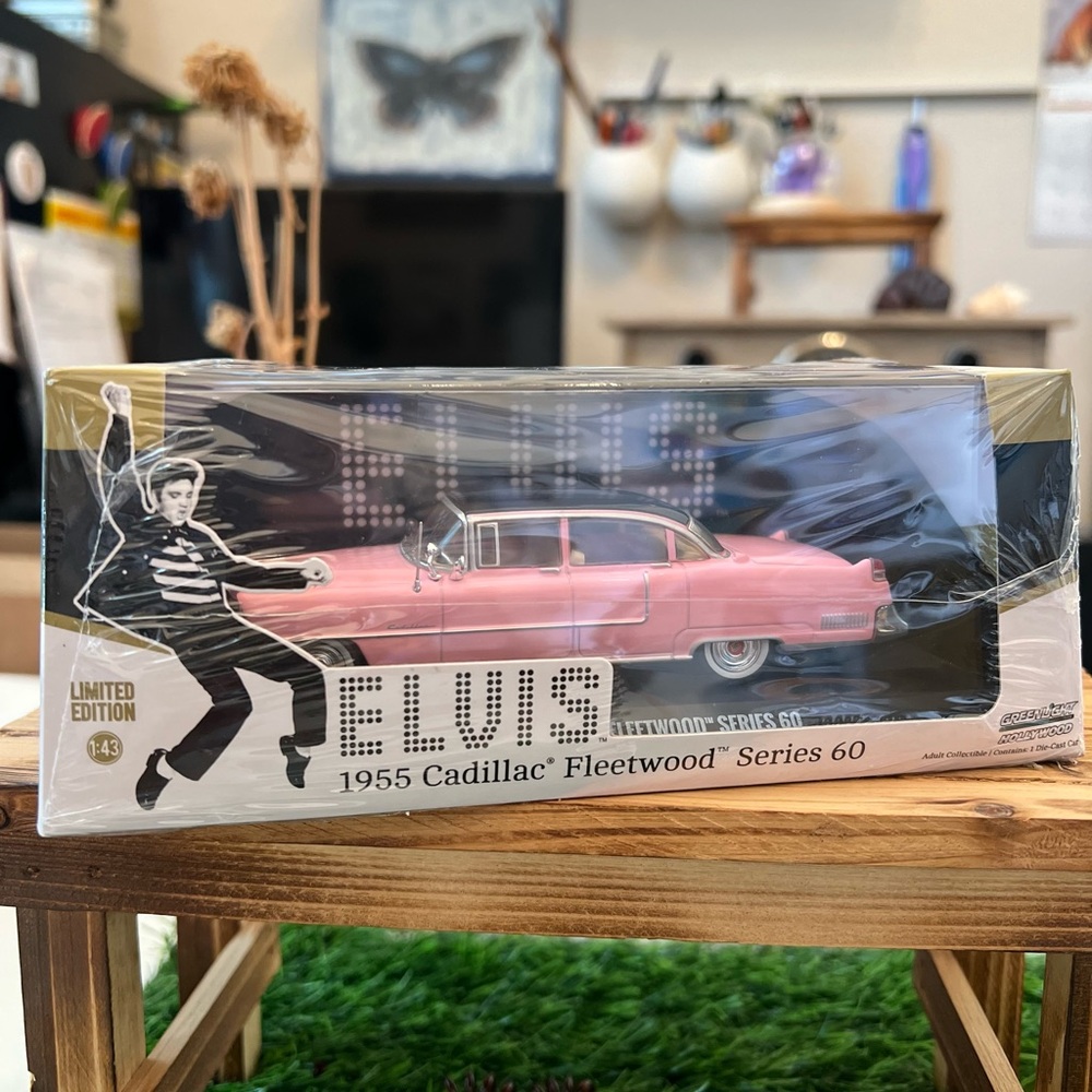 Elvis Cadillac 1:43 Scale Die-cast Toy Car New in Box